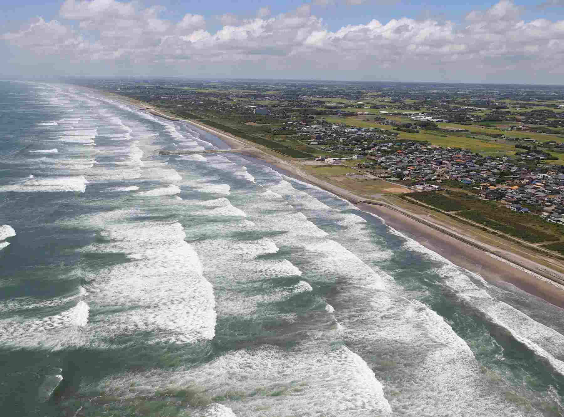 An aerial photograph captures white waves breaking along the Kujukuri Coast in Sosa City, Chiba Prefecture, Japan, following the magnitude 8.8 earthquake that struck Russia’s Kamchatka Peninsula on July 30, 2025. — The Yomiuri Shimbun/AP