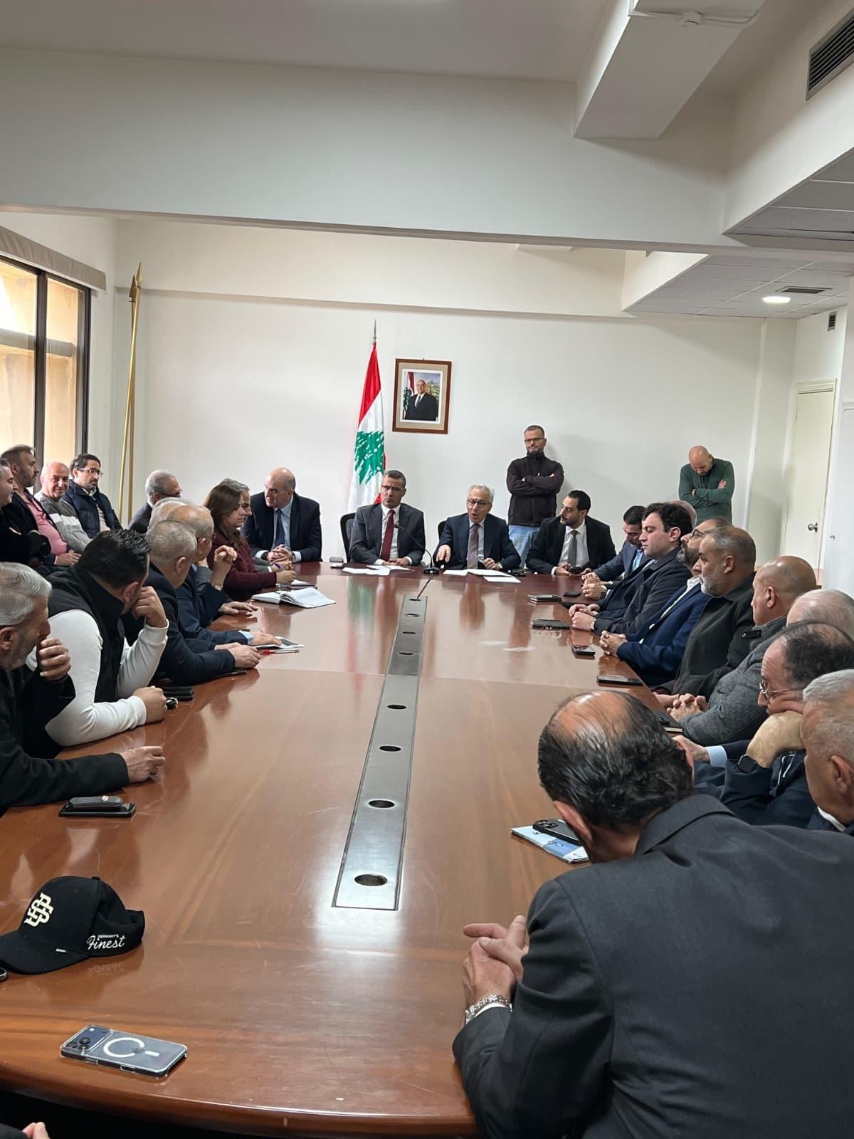 Lebanon’s Ministers of Economy and Trade and Agriculture held an expanded meeting at the Ministry of Economy. Lebanon’s Ministers of Economy and Trade and Agriculture held an expanded meeting at the Ministry of Economy.