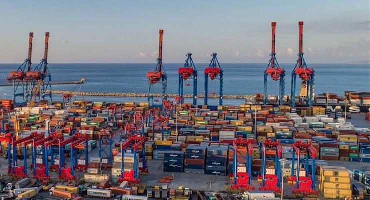 A $10 million scanner, financed by shipping giant CMA CGM, has arrived at the Port of Beirut. (Source: Business News) A $10 million scanner, financed by shipping giant CMA CGM, has arrived at the Port of Beirut. (Source: Business News)