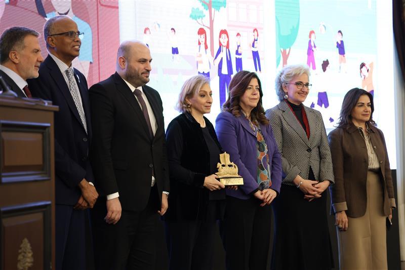 أُطلقت الحملة برعاية عقيلة رئيس مجلس الوزراء الدكتور نواف سلام، السفيرة سحر بعاصيري، خلال حفل حيوي أُقيم في السرايا الحكومية في بيروت. أُطلقت الحملة برعاية عقيلة رئيس مجلس الوزراء الدكتور نواف سلام، السفيرة سحر بعاصيري، خلال حفل حيوي أُقيم في السرايا الحكومية في بيروت.