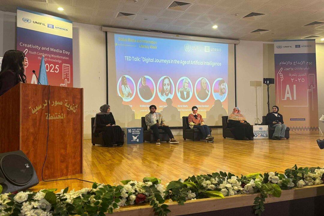 A session titled “Voices of Change” allowed youth to present initiatives for responsible media use. (Source: UNESCO) A session titled “Voices of Change” allowed youth to present initiatives for responsible media use. (Source: UNESCO)