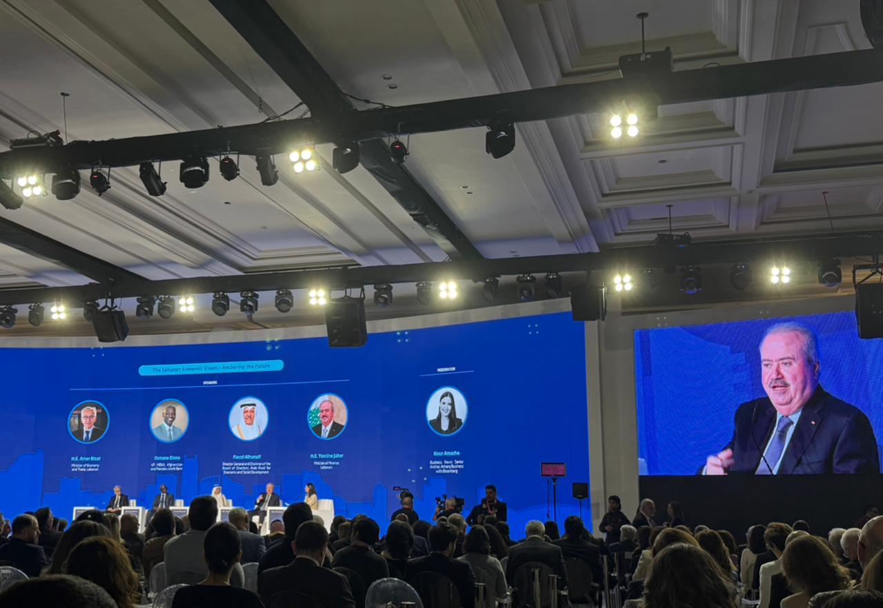 أكد رئيس الجمهورية عون للمسؤولين المشاركين أن المؤتمر يشكّل “فرصة لتأكيد الدور الاقتصادي للبنان مع بداية تعافيه بعد سنوات من الأزمات”. أكد رئيس الجمهورية عون للمسؤولين المشاركين أن المؤتمر يشكّل “فرصة لتأكيد الدور الاقتصادي للبنان مع بداية تعافيه بعد سنوات من الأزمات”.