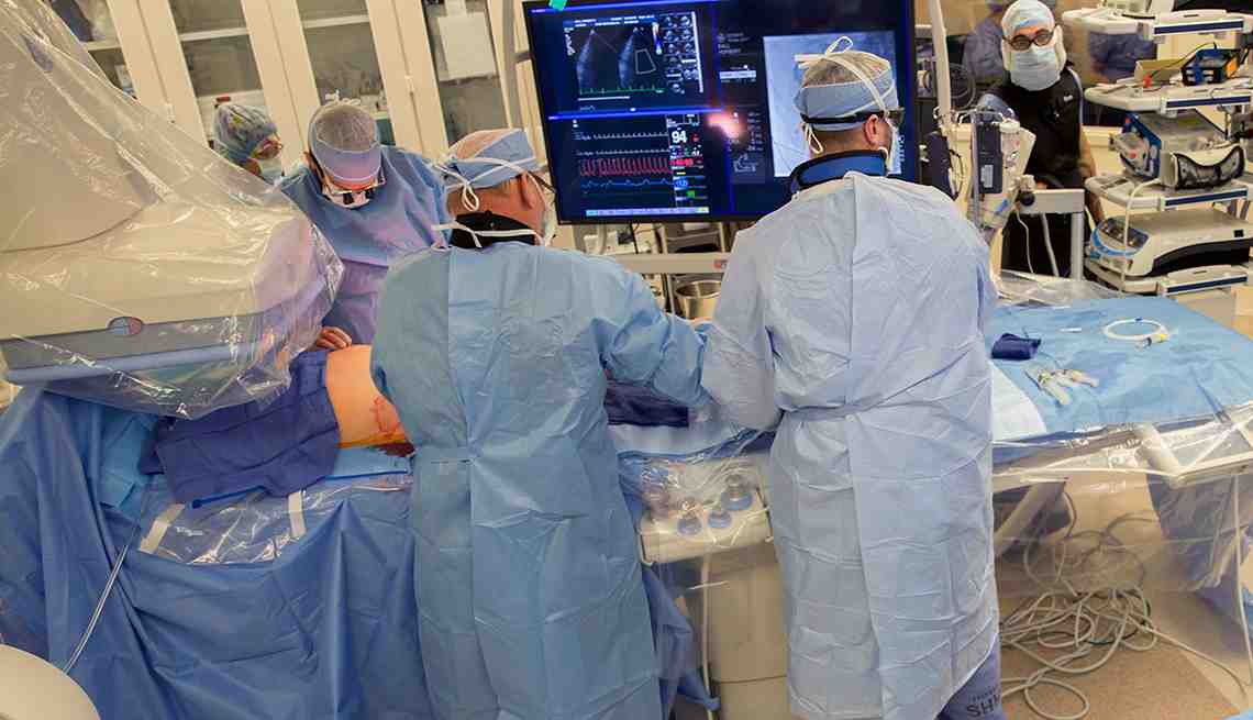 By avoiding the large chest incision, patients may face less pain, shorter hospital stays, and faster recovery.