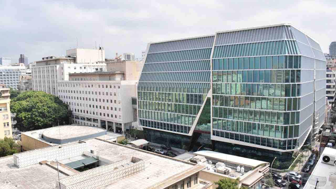 The program is led by a 13-member committee, primarily composed of physicians from various specialties at AUBMC.