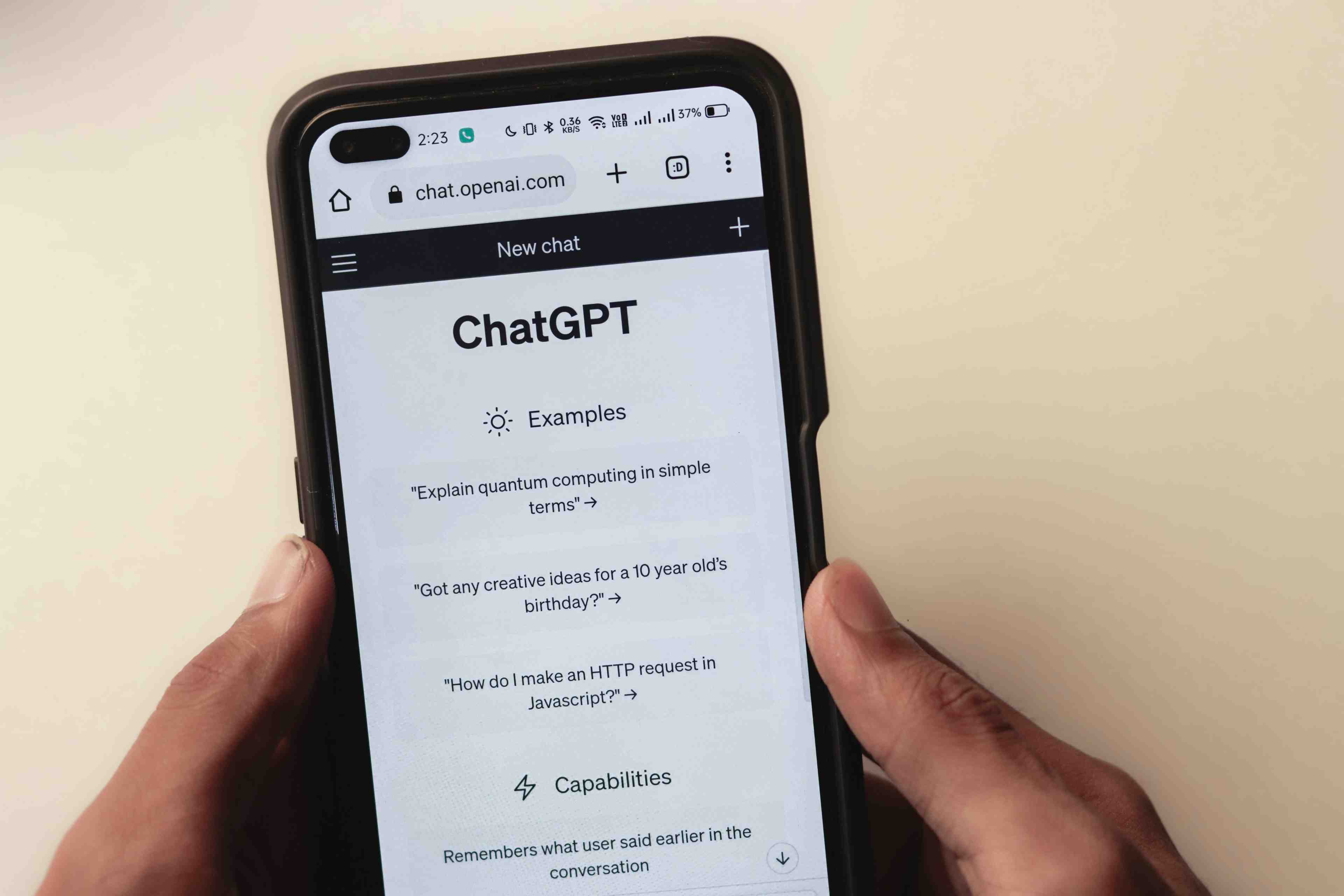 شركة "OpenAI"، المطورة لـ "ChatGPT"، تصبح أغلى شركة خاصة في العالم.