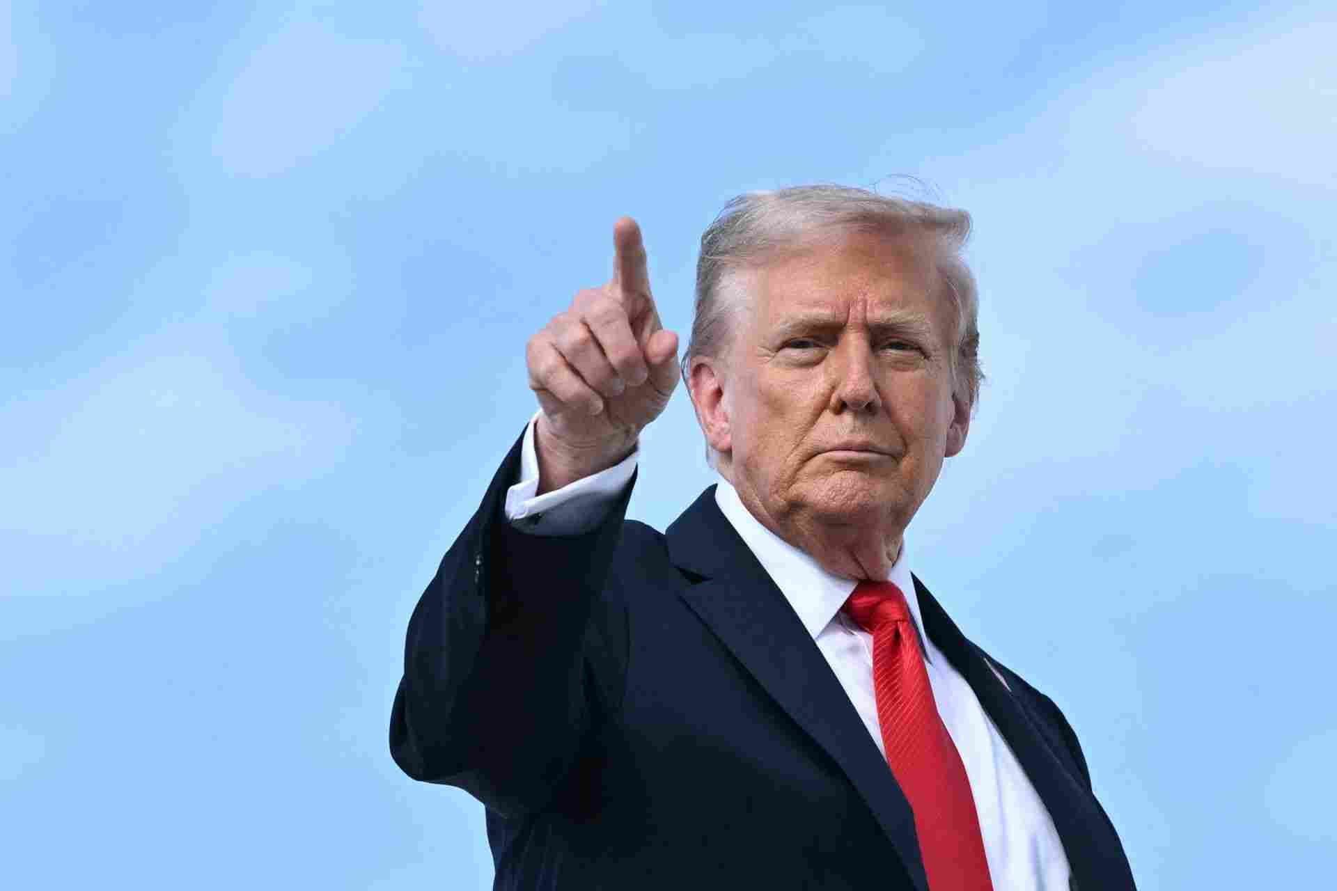 كما اتهم ترامب كندا بمحاولة التأثير على المحكمة العليا الأميركية قبل جلسات الاستماع بشأن قانونية رسومه الجمركية العالمية.