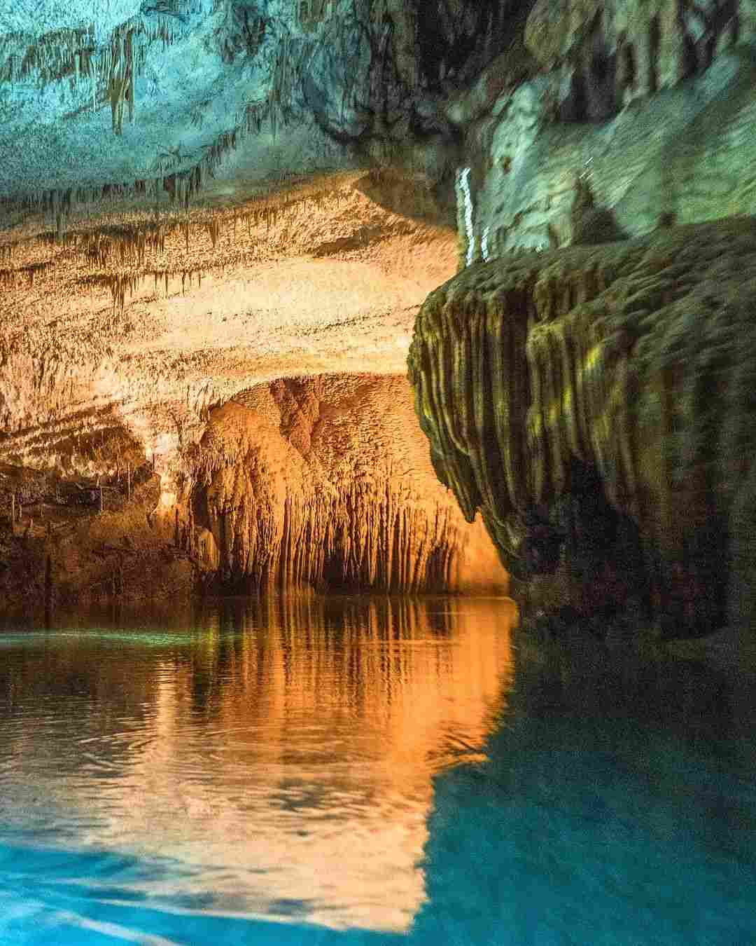 The Ministry reiterated that any musical or entertainment activity inside Jeita Grotto is strictly prohibited without prior written approval (Source: Libshop)