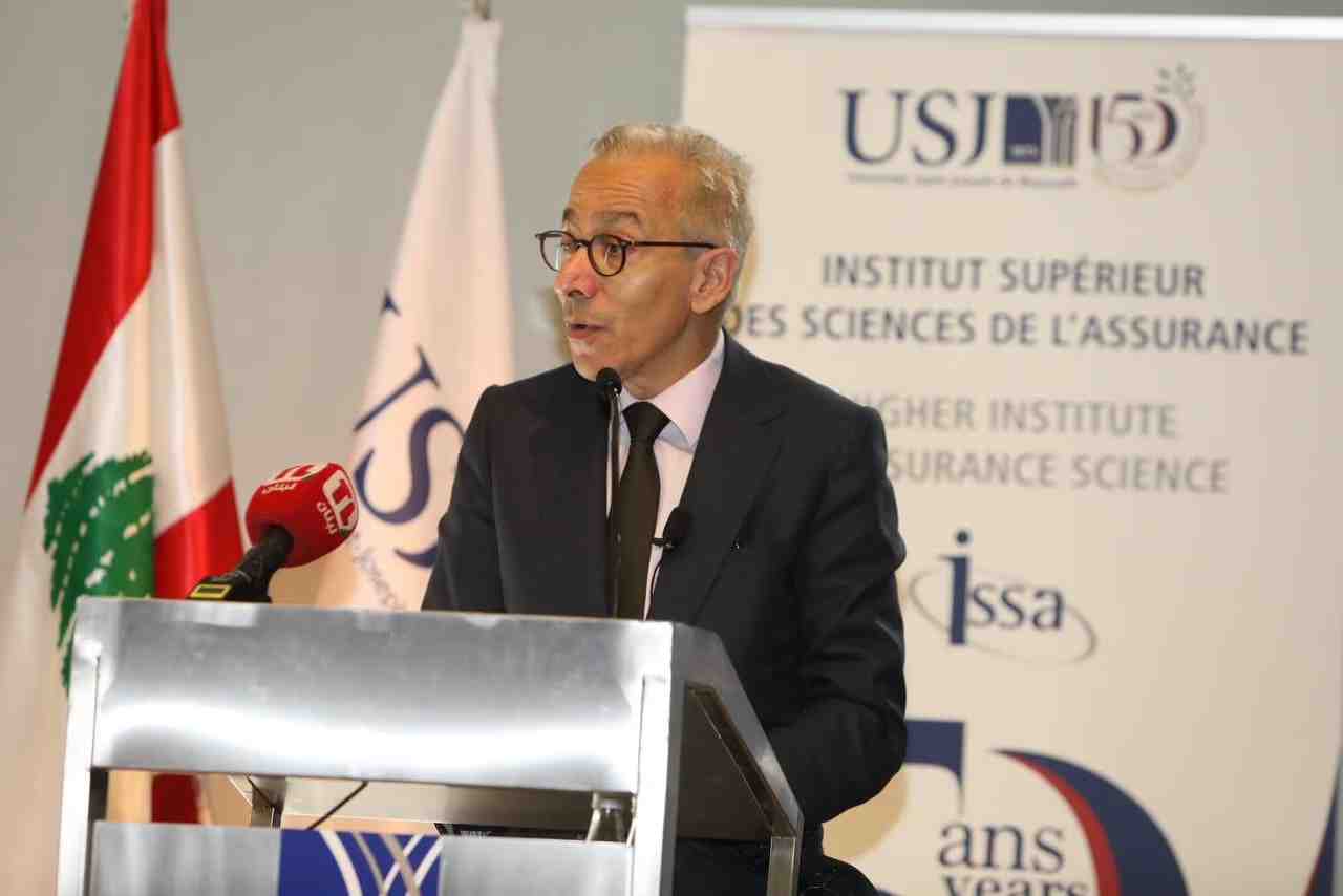 The plan was presented by Minister Amer Bisat at the Higher Institute of Insurance Science (ISSA) at Université Saint Joseph.