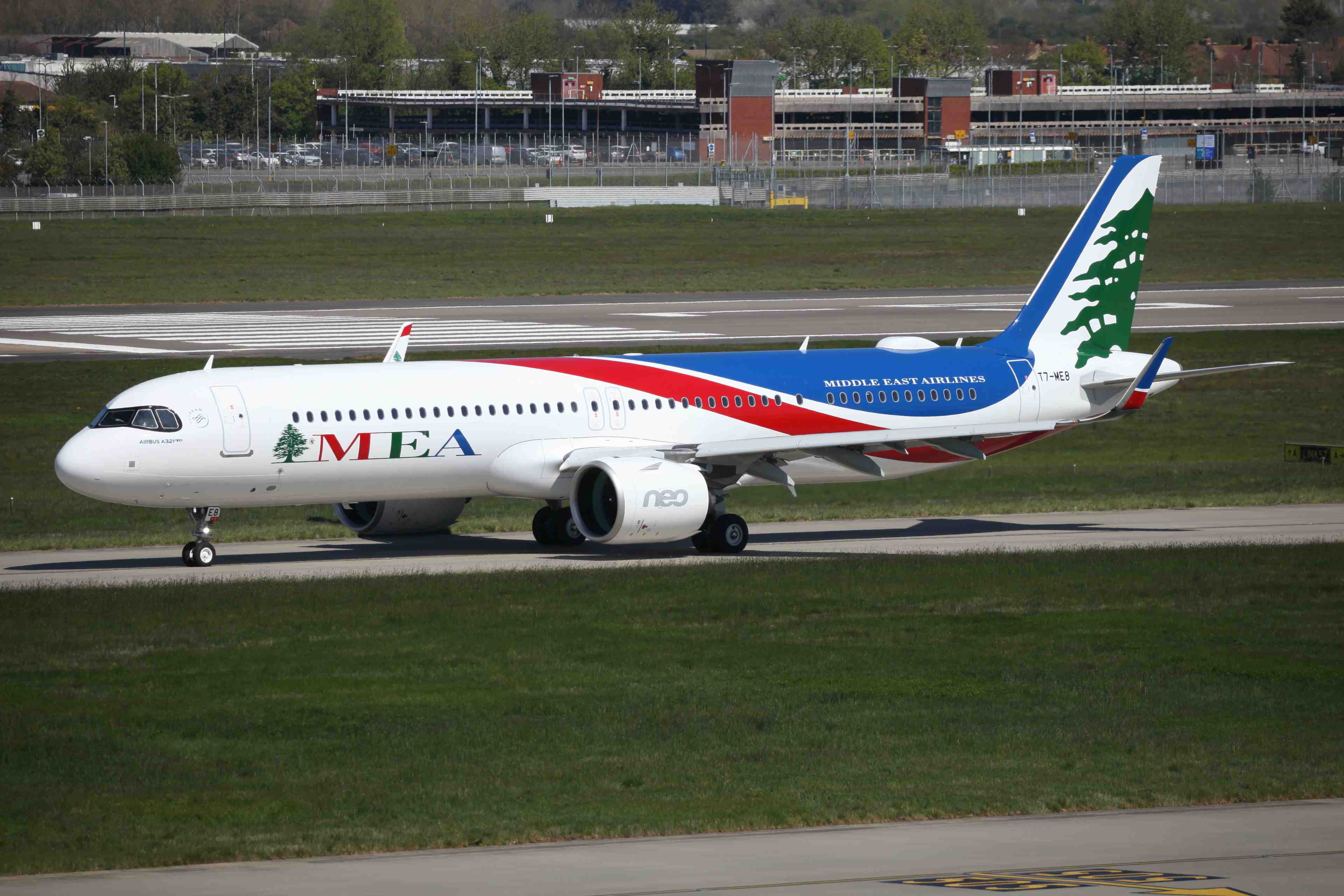 وأضافت MEA أن طائرات A320 الخاصة بها غير متأثرة وتواصل العمل دون أي اضطراب.