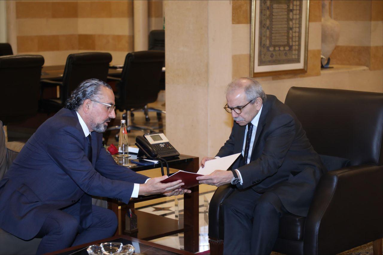 دكتور فادي الجردلي، المدير التنفيذي لمنصة الانخراط الحكومي (GEP) في الجامعة الأميركية في بيروت، برئيس الحكومة نواف سلام في السرايا الكبير، حيث عرض مهمة المنصة وسبل التنسيق مع الوزارات. دكتور فادي الجردلي، المدير التنفيذي لمنصة الانخراط الحكومي (GEP) في الجامعة الأميركية في بيروت، برئيس الحكومة نواف سلام في السرايا الكبير، حيث عرض مهمة المنصة وسبل التنسيق مع الوزارات.