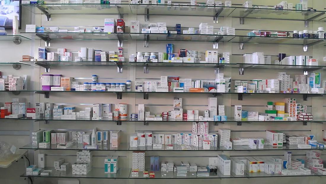 Shelves of medicines in a pharmacy — Photo by Maya Hamadeh Shelves of medicines in a pharmacy — Photo by Maya Hamadeh
